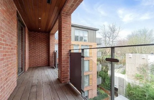 Fortune Green Apartment | Spacious cozy apartment in West Hampstead 2 bedroom