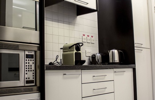 Kensington Apartment | Spacious Cozy Convenient place in the heart of South Kensington