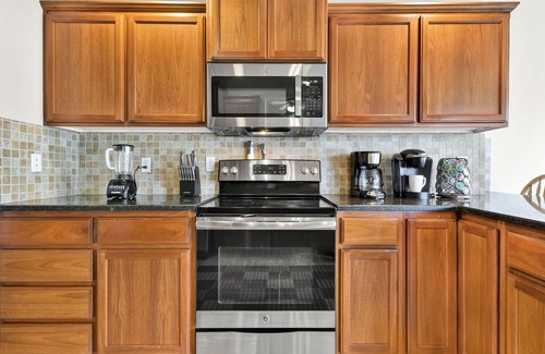 Meridian House | Spacious Cozy Home by Settlers Park - Meridian, ID