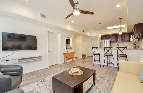 Katy Condo | Spacious Cozy Home in Lifestyle Center| Gated Condo |3B