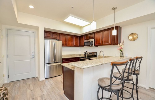 Katy Condo | Spacious Cozy Home in Lifestyle Center| Gated Condo |3B