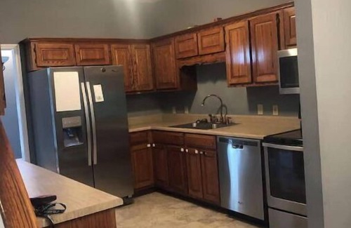 Albany House | Spacious, Cozy & Safe home away from home