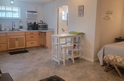 Fort Myers Beach Apartment | Spacious Cozy Studio Pool/Spa Ultimate Location Walk to everything