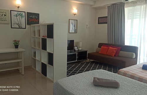 Kampung Telaga Nibong Apartment | Spacious & Cozy Studio W/ POOL 5min to Pasar Siti Khadijah. Free WI-FI, NETFLIX