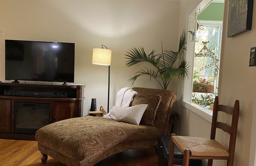 Royal Pines House | Spacious & Cozy, Well Appointed Home 20 Min South of Asheville 10 min to Airport