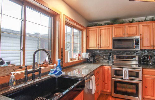 Thompsonville Cabin | Spacious Crystal Mountain Resort Cabin w/Game Rm! Minutes to Ski/Golf/Spa/Pool!