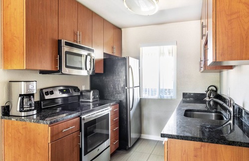Cupertino Apartment | Spacious Cupertino 2BR w/Pool, BBQ, Gym, near Shopping, by Blueground