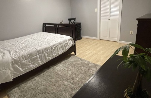 Northeast Condo | Spacious DC Home w/ FREE Parking in gated community