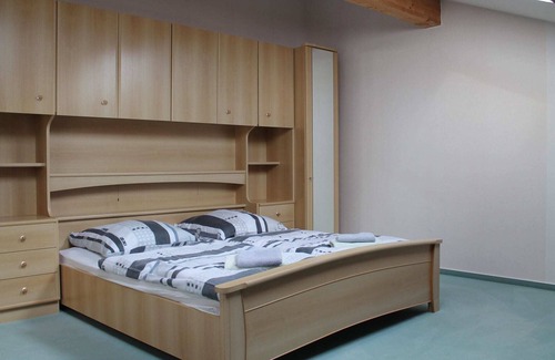 Boddin Apartment | Spacious Apartment in Boddin near Baltic Sea