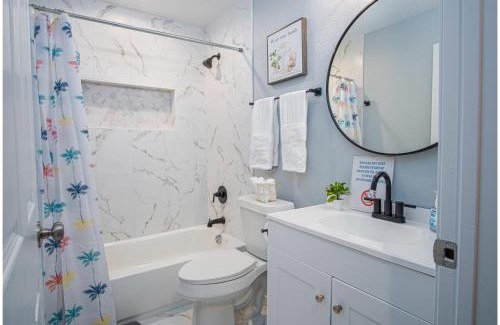 Near East Side House | Spacious Delightful 4 BR 3 BA Close to Downtown
