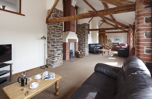 Worlington House | Spacious detached Barn, beautifully appointed