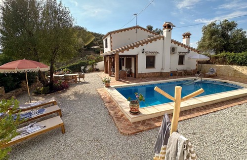 Los Romanes House | Spacious Detached Villa With Private Floodlit Pool