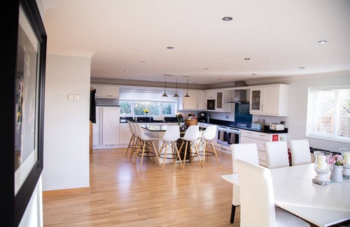 Wembury House | Spacious Devon Coastal Home with Huge Hot Tub