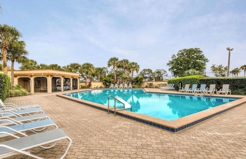 Indian Wells House | Spacious Disney Retreat - Sleeps 7 - Pet Friendly