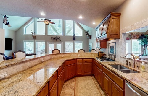 Brazoria House | Spacious dog-friendly riverfront home with central AC, private pier + firepit