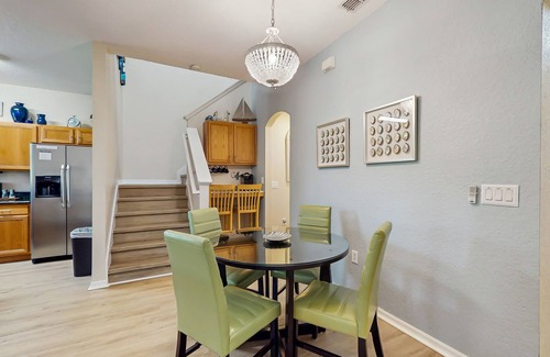 Regal Palms Condo | Spacious dog-friendly 3bed/3 bath Townhome with screened in lanai near Disney