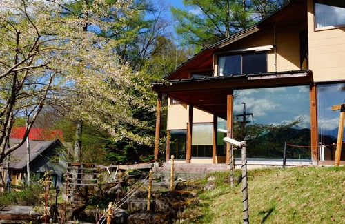 Kamisuwa Onsen House | Spacious double bed room 2 meals included / Chino Nagano