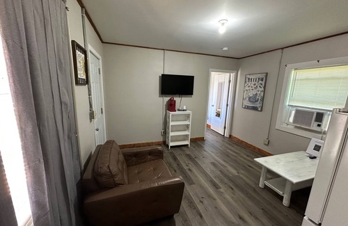 Isabella Apartment | Spacious double sized motel room in Copperhill