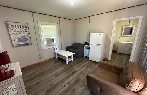 Isabella Apartment | Spacious double sized motel room in Copperhill