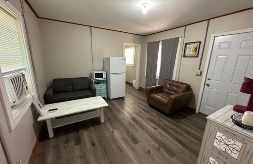 Isabella Apartment | Spacious double sized motel room in Copperhill