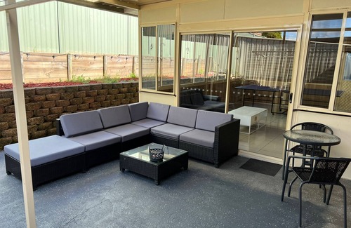 Prestons House | Spacious Double Storey 4 Bedroom/2.5 Bath House