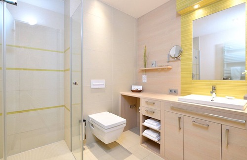 Heimbach Apartment | Spacious double suite with balcony and lake view