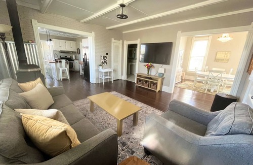 Grand Junction House | Spacious downtown Victorian ~ near CMU, Lunch Loop trails, Monument, walk to Main Street