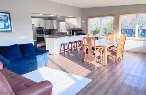 Alanson Cabin | Spacious Downtown Alanson Riverfront Cabin with Amenities- 10-12 guests