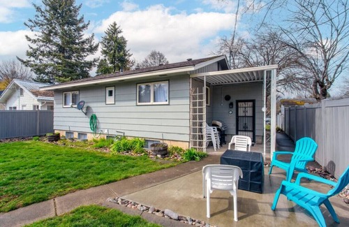 Garden District House | Spacious Downtown CDA Retreat – 4BR, Fenced Yard & Cozy Fire Pit!