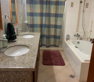 San Vicente Apartment | Spacious Dream House near Vigann