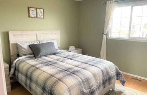 Camrose House | Spacious Duplex