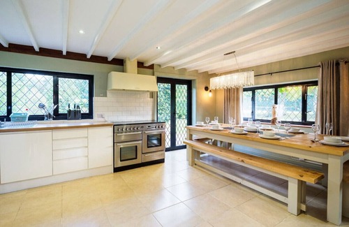 Upper Dicker House | Spacious East Sussex retreat with tennis court, hot tub, and room for 20