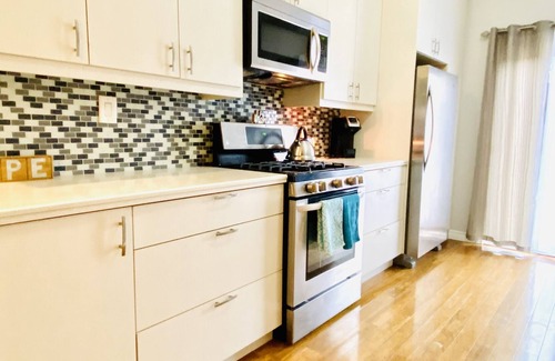 Hamilton House | Spacious & Eclectic 3BR + Patio Near Downtown