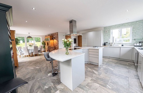West Kirby House | Spacious & Elegant 6 Bedroom Period House in Caldy, Wirral.
