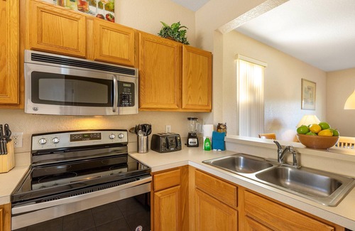 Wellington House | Spacious End-Unit Townhouse, 2 Master Suites, at Regal Palms, close to Clubhouse