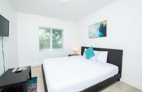 Royal Poinciana Apartment | Spacious entire Apartment with Free Parking