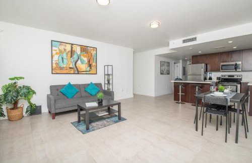 Royal Poinciana Apartment | Spacious entire Apartment with Free Parking