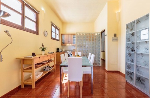 Santa Cruz de la Palma Condo | Spacious and bright apartment with large terrace next to the beach of S/C de la Palma 5 p.