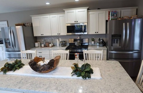 Crawfordsville House | Spacious Estate 5-bedroom Acres of Serenity