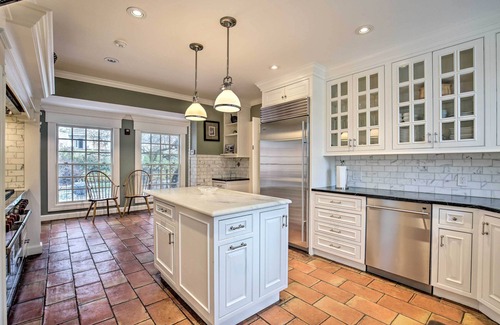 Keene House | Spacious Estate w/Courtyard: 2 Miles to Downtown!