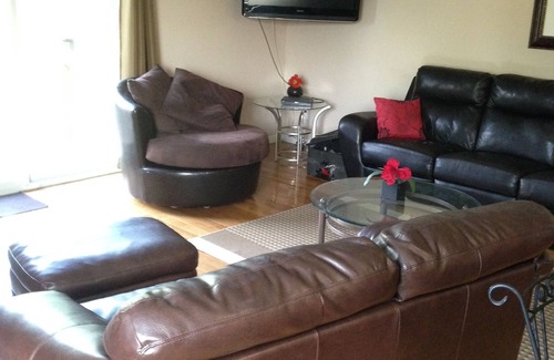 Thunder Bay House | Spacious Executive 3BR Townhouse, Newly Built with Patio Deck and BBQ