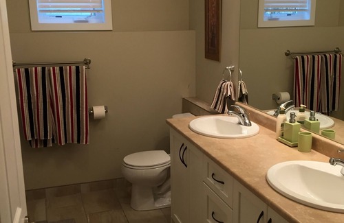 Thunder Bay House | Spacious Executive 3-bedroom townhouse