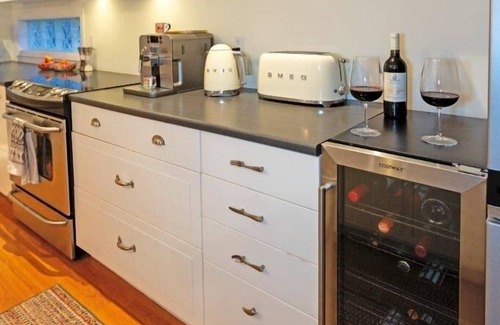 Pemberton House | Spacious executive Home with Mountain Views 3500 Sq Ft 5 min walk to town