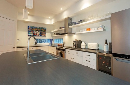 Pemberton House | Spacious executive Home with Mountain Views 3500 Sq Ft 5 min walk to town