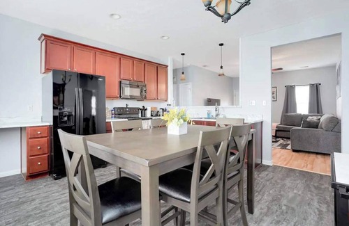 Park Duvalle House | Spacious Fam Retreat | Churchill Downs & Downtown!