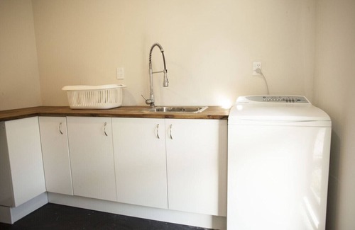 Richmond Heights House | Spacious family home with Wi-Fi & close to the Lake