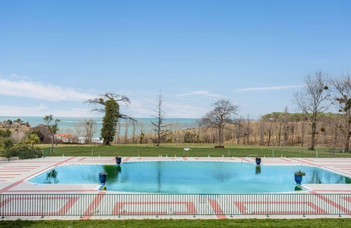 Urrugne Apartment | Spacious family apartment with pool near Saint-Jean-de-Luz