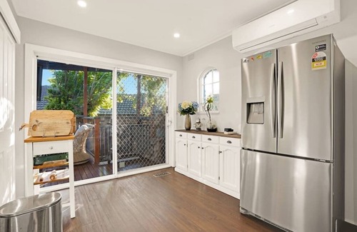 Wheelers Hill House | Spacious Family Home in the heart of Wheelers Hill