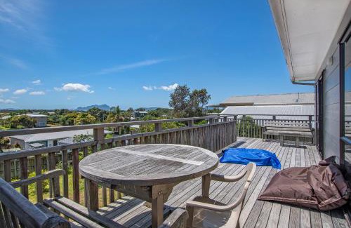 Ruakaka House | Spacious Family Bach by the Sea - Ruakaka Home
