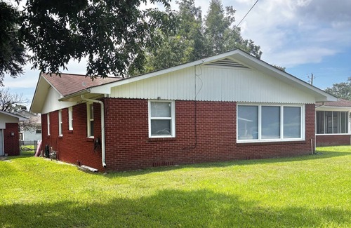 Gulfport House | Spacious family beach home w bbq grill, arcade, game room near park & downtown